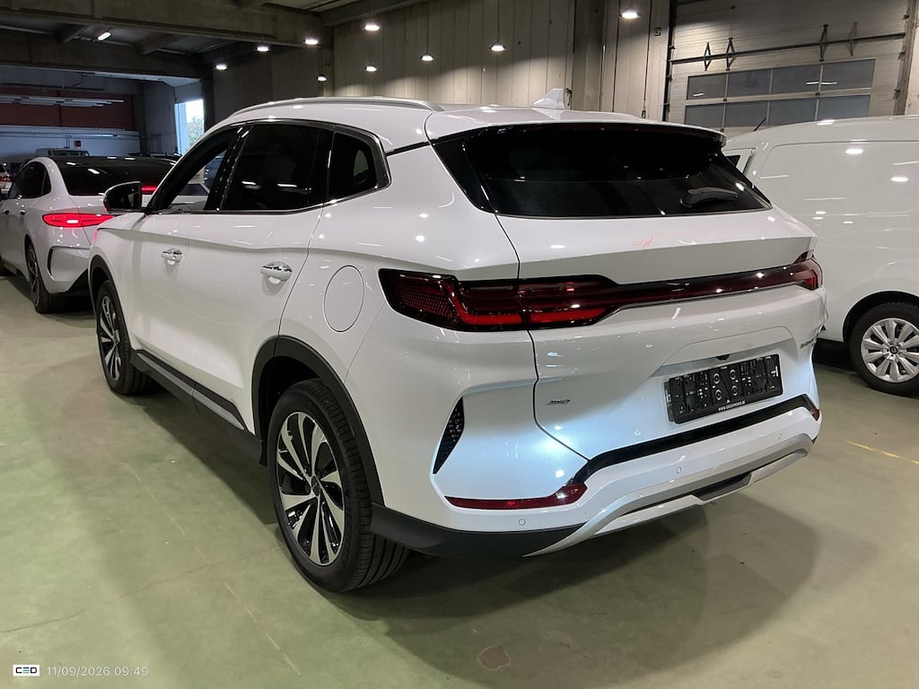 BYD SEAL U DM-I 1.5T DM-I PHEV DESIGN 4WD AUTO photo