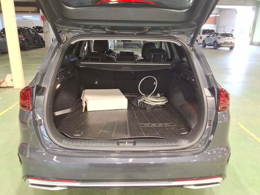 KIA CEE'D SPORTSWAGON 1.6 GDI PHEV BUSINESS LINE DCT photo