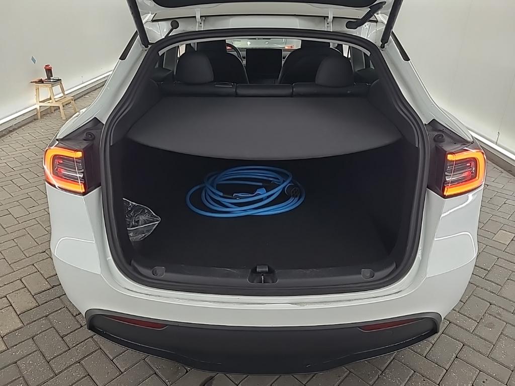 Tesla Model Y Long Range Dual Motor AWD 5D 378kW photo