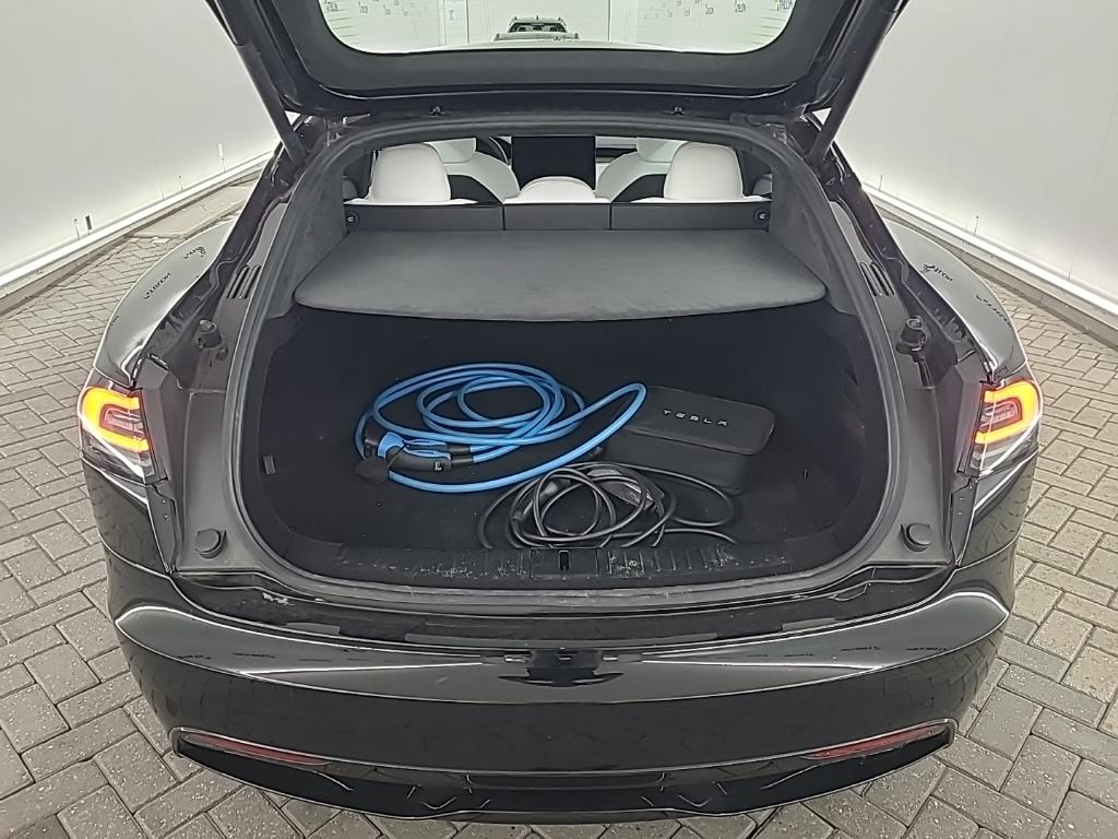 Tesla Model S Dual Motor All-Wheel Drive 5D 493kW photo