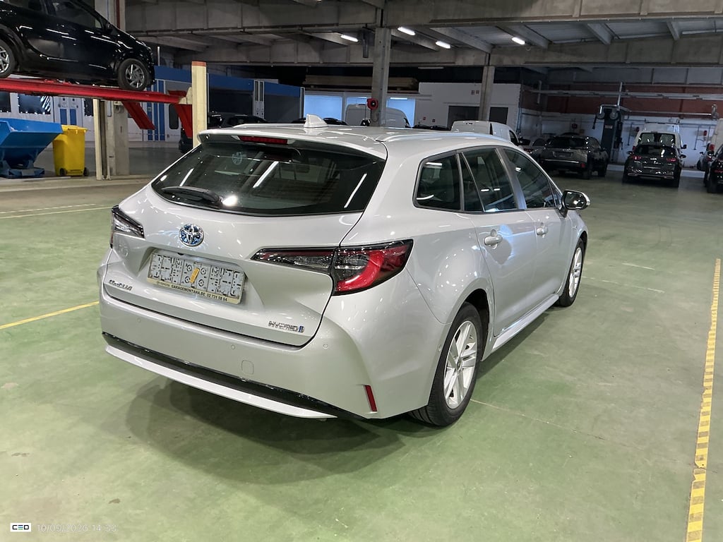 TOYOTA COROLLA TOURING SPORTS 1.8 HYBRID DYNAMIC E-CVT photo