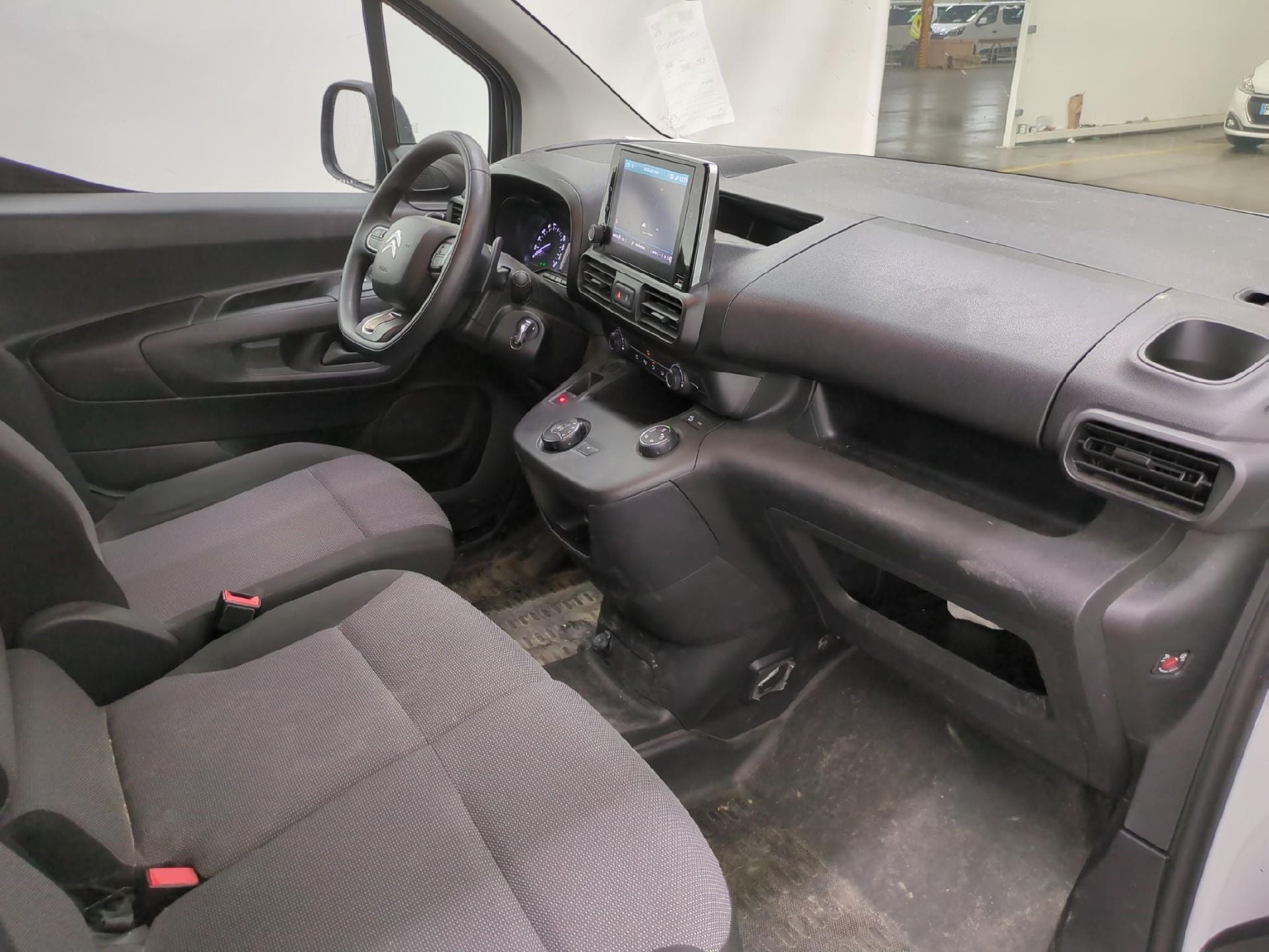 Berlingo Fourgon Worker M 1000 1.2 PureTech 130CV BVA8 E6d photo