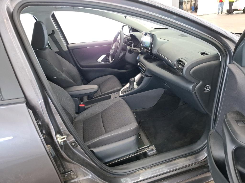 TOYOTA Yaris Hybride / 2019 / 5P / Berline Hybride 116h Dynamic Business Beyond Zer photo