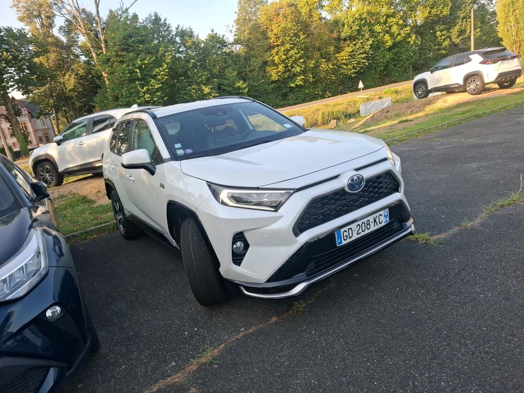 TOYOTA RAV4 Hybride / 2020 / 5P / SUV Hybrid PHEV AWD Design Business Beyond photo
