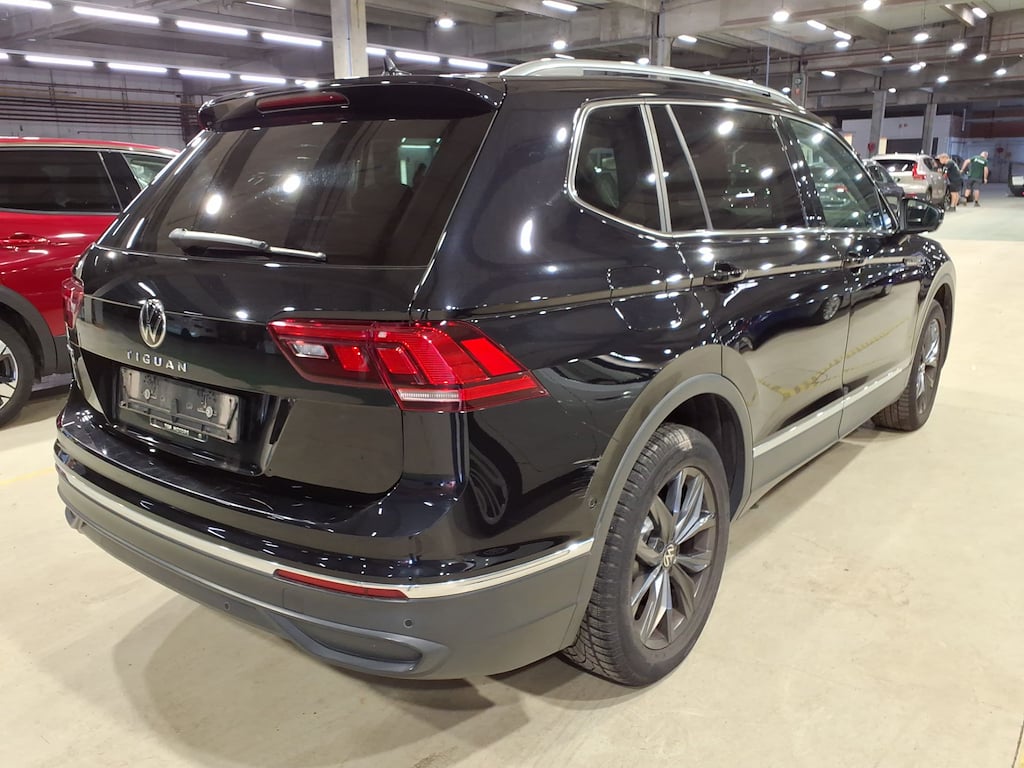 VOLKSWAGEN TIGUAN ALLSPACE 2.0 TDI LIFE BUSINESS DSG photo