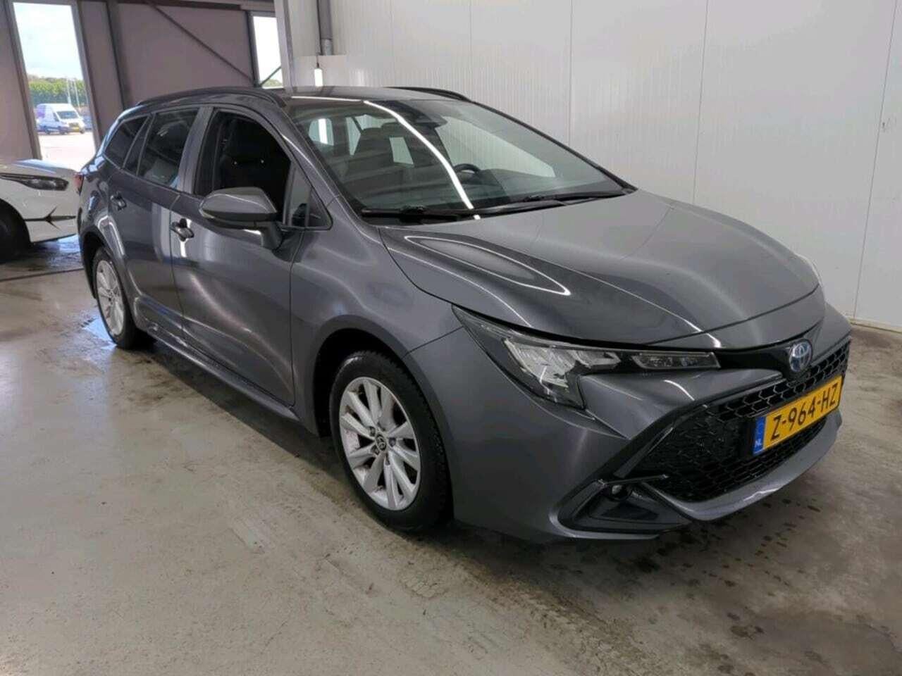 TOYOTA Corolla Touring Sports Hybrid 140 Active photo