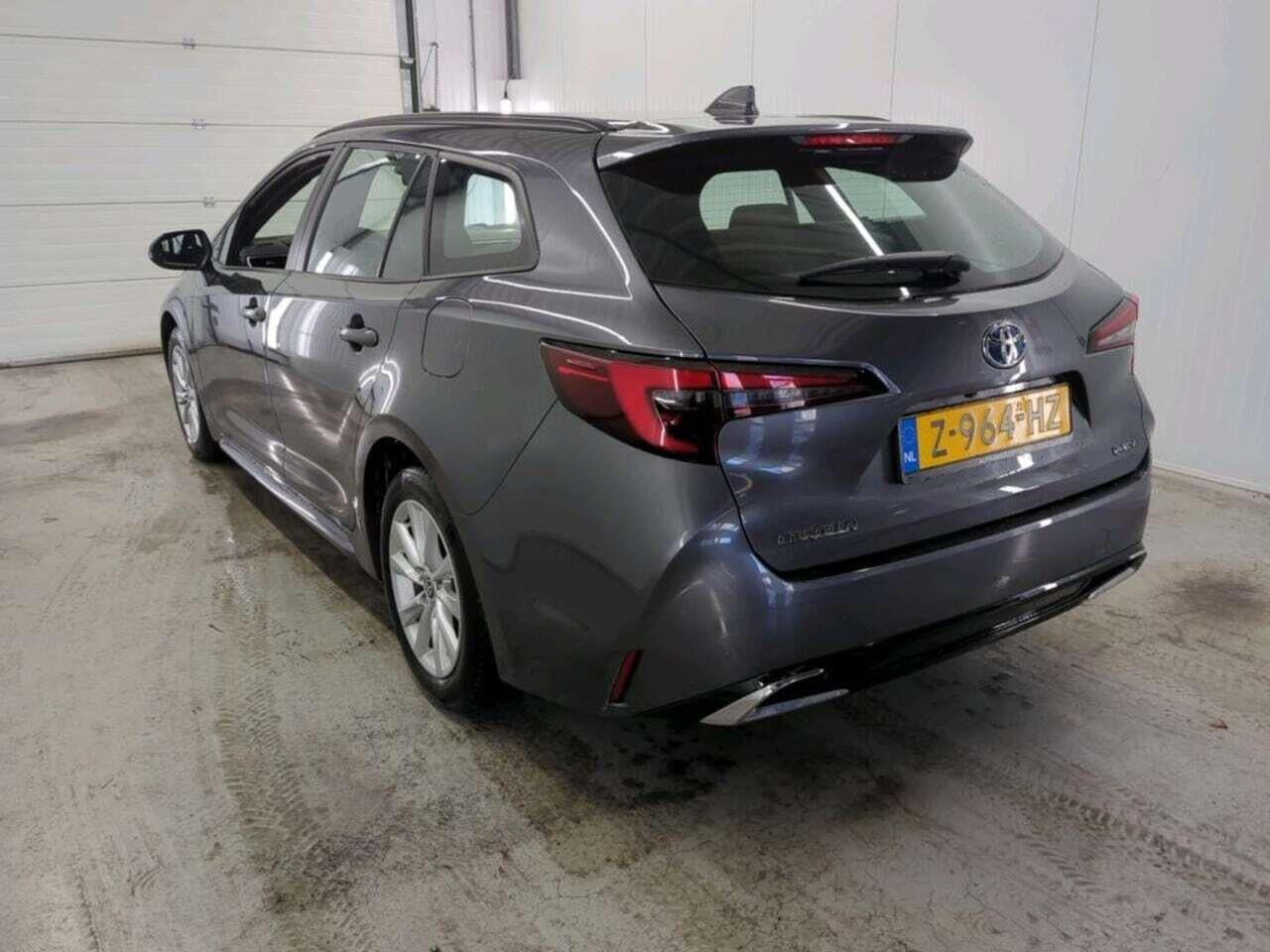 TOYOTA Corolla Touring Sports Hybrid 140 Active photo