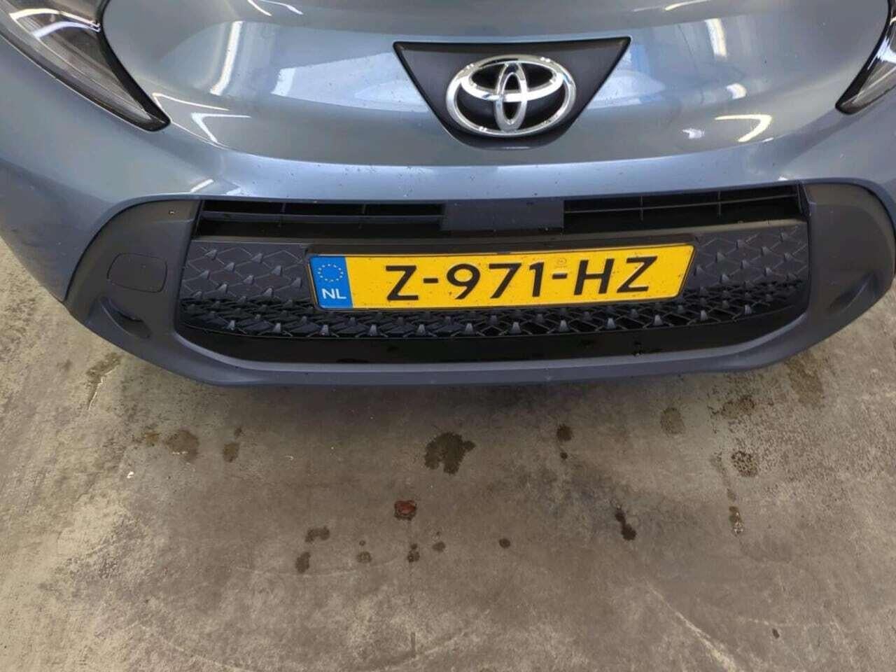 TOYOTA Aygo X 1.0 VVT-i MT Play photo
