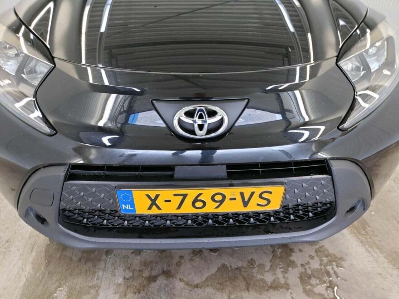 TOYOTA Aygo X 1.0 VVT-i MT Play photo