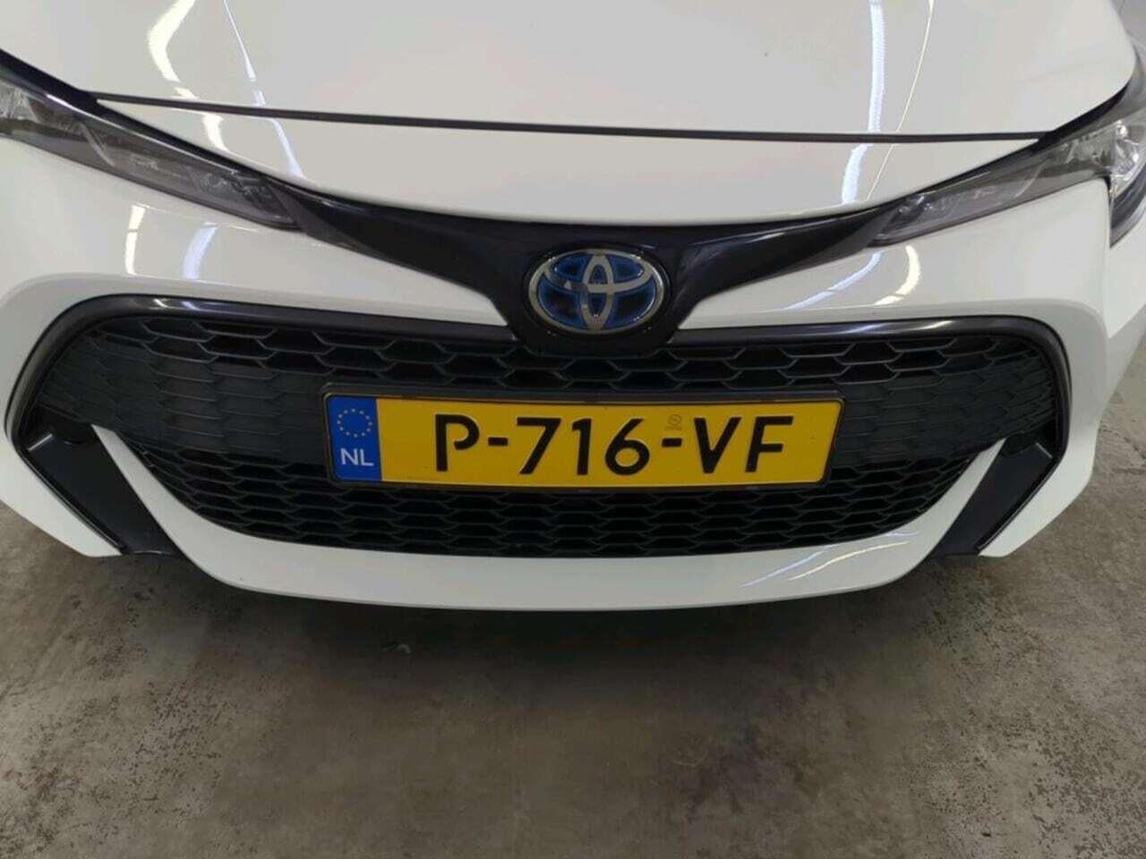 TOYOTA Corolla Touring Sports 1.8 Hybrid Business photo