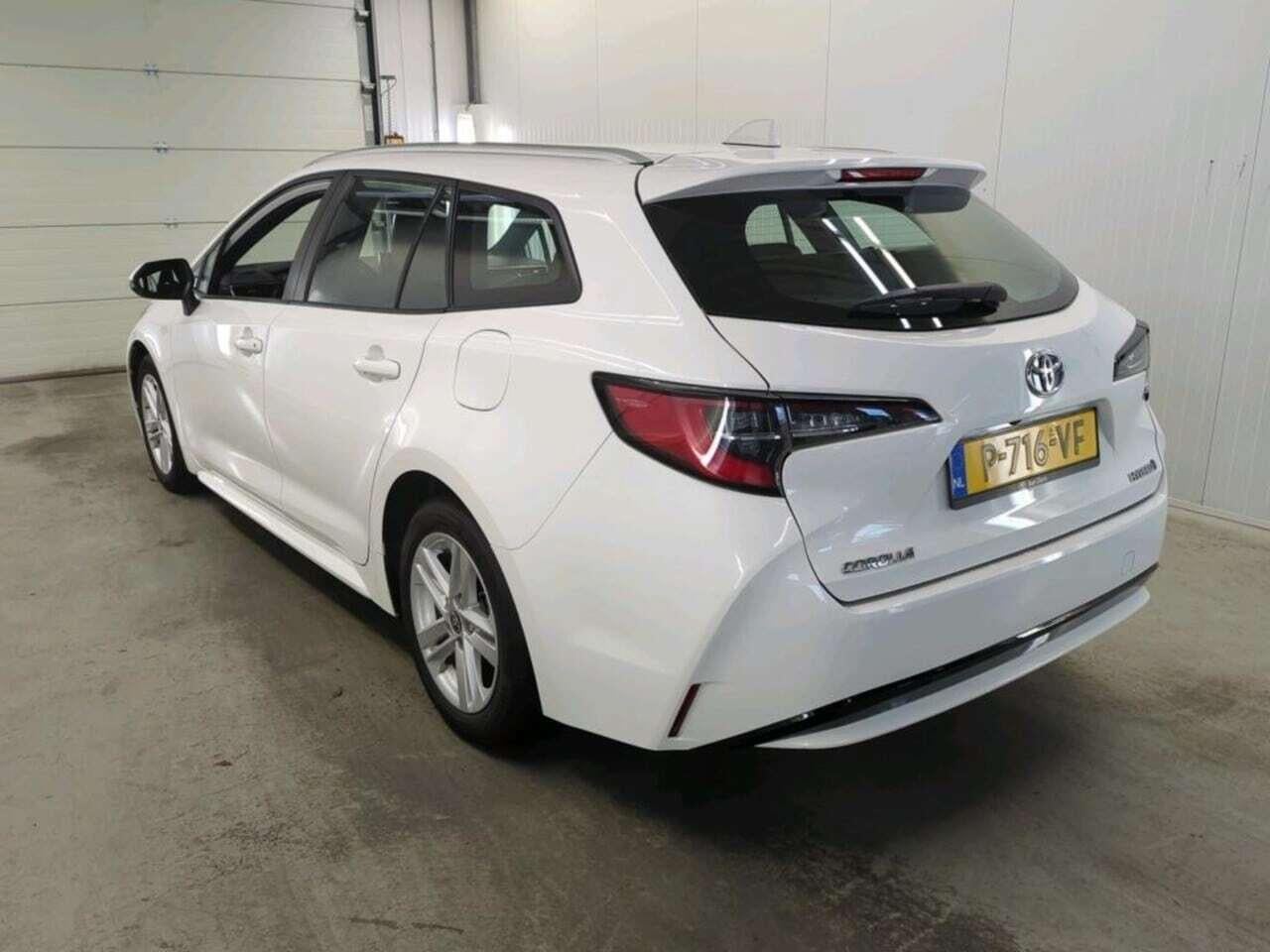 TOYOTA Corolla Touring Sports 1.8 Hybrid Business photo