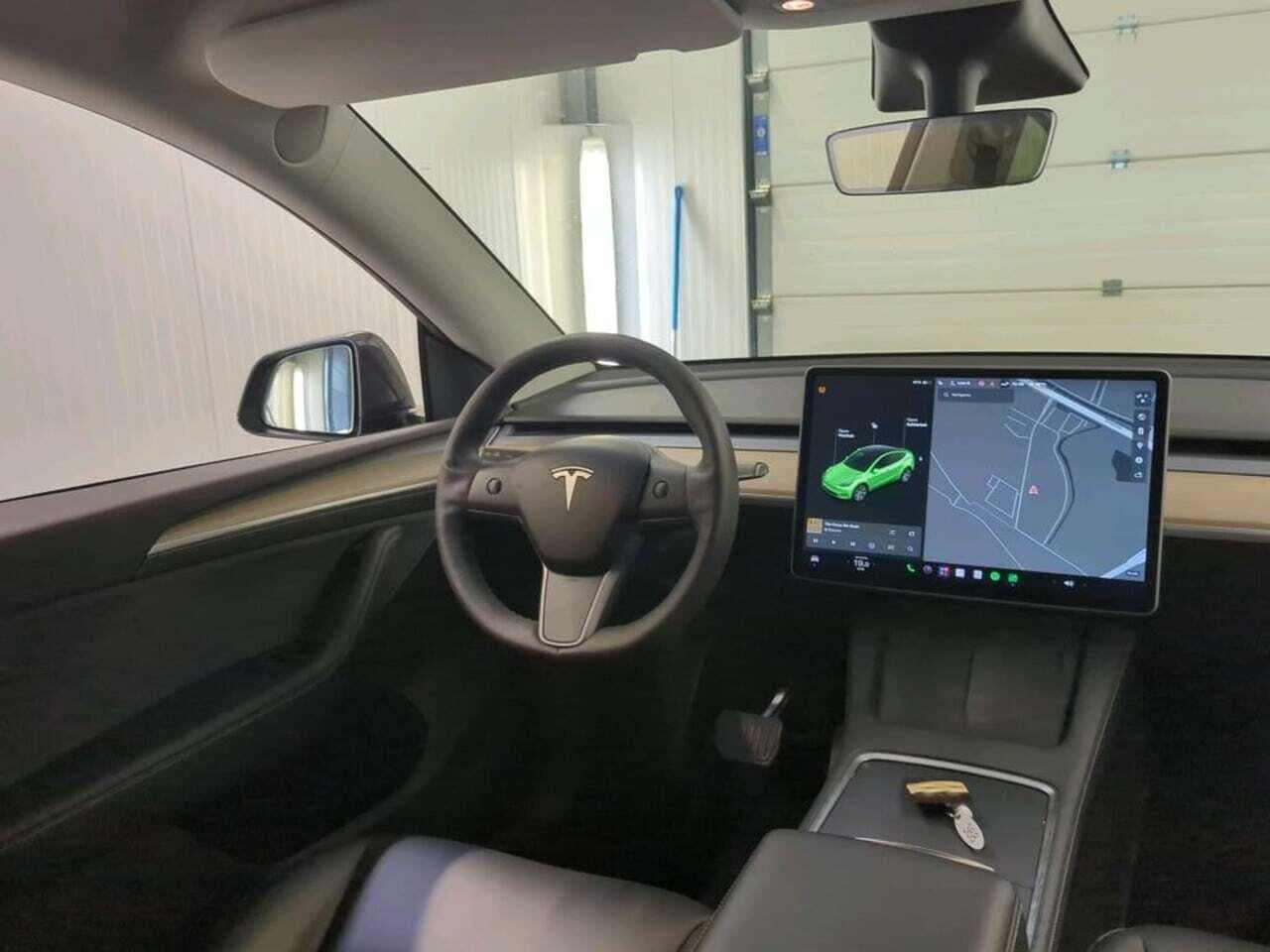 Tesla Model Y Long Range AWD 75kWh photo