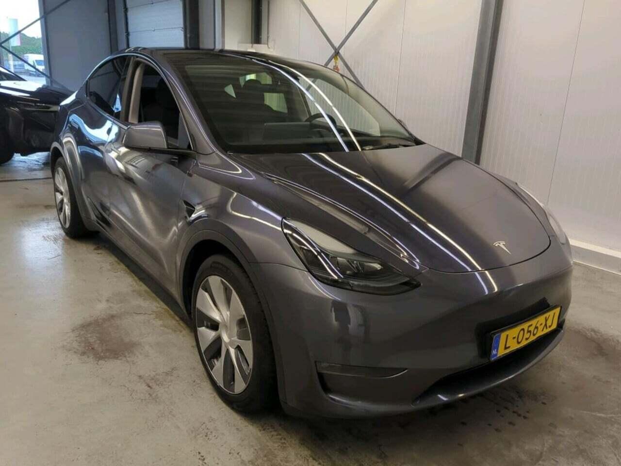 Tesla Model Y Long Range AWD 75kWh photo