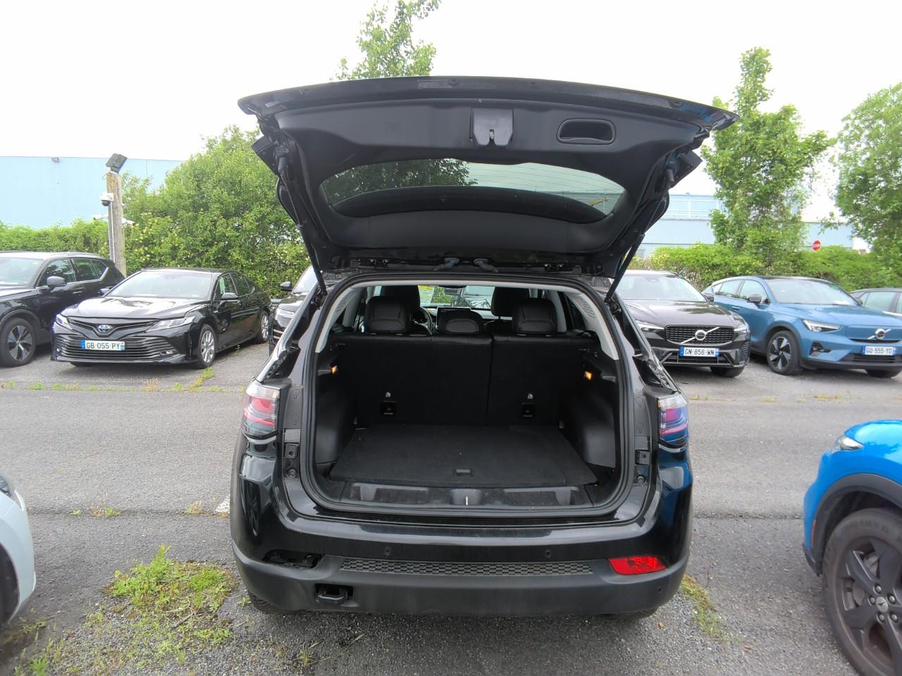 JEEP COMPASS 240 AT6 TRHK RSK photo
