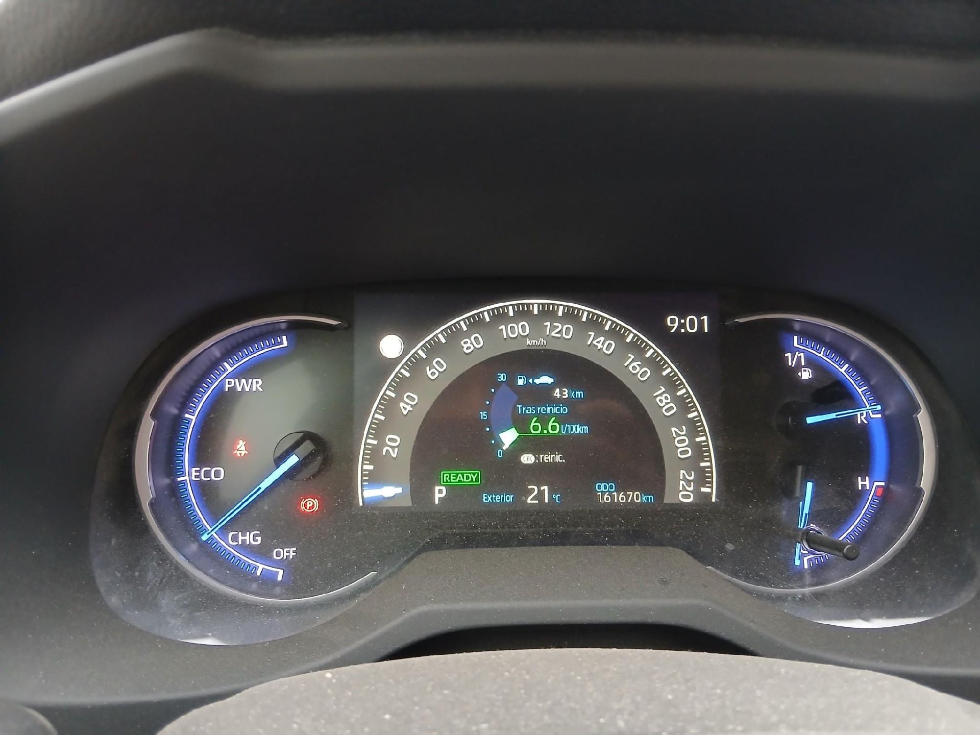TOYOTA Rav4 / 2018 / 5P / todoterreno 2.5l 220H Advance 4WD photo