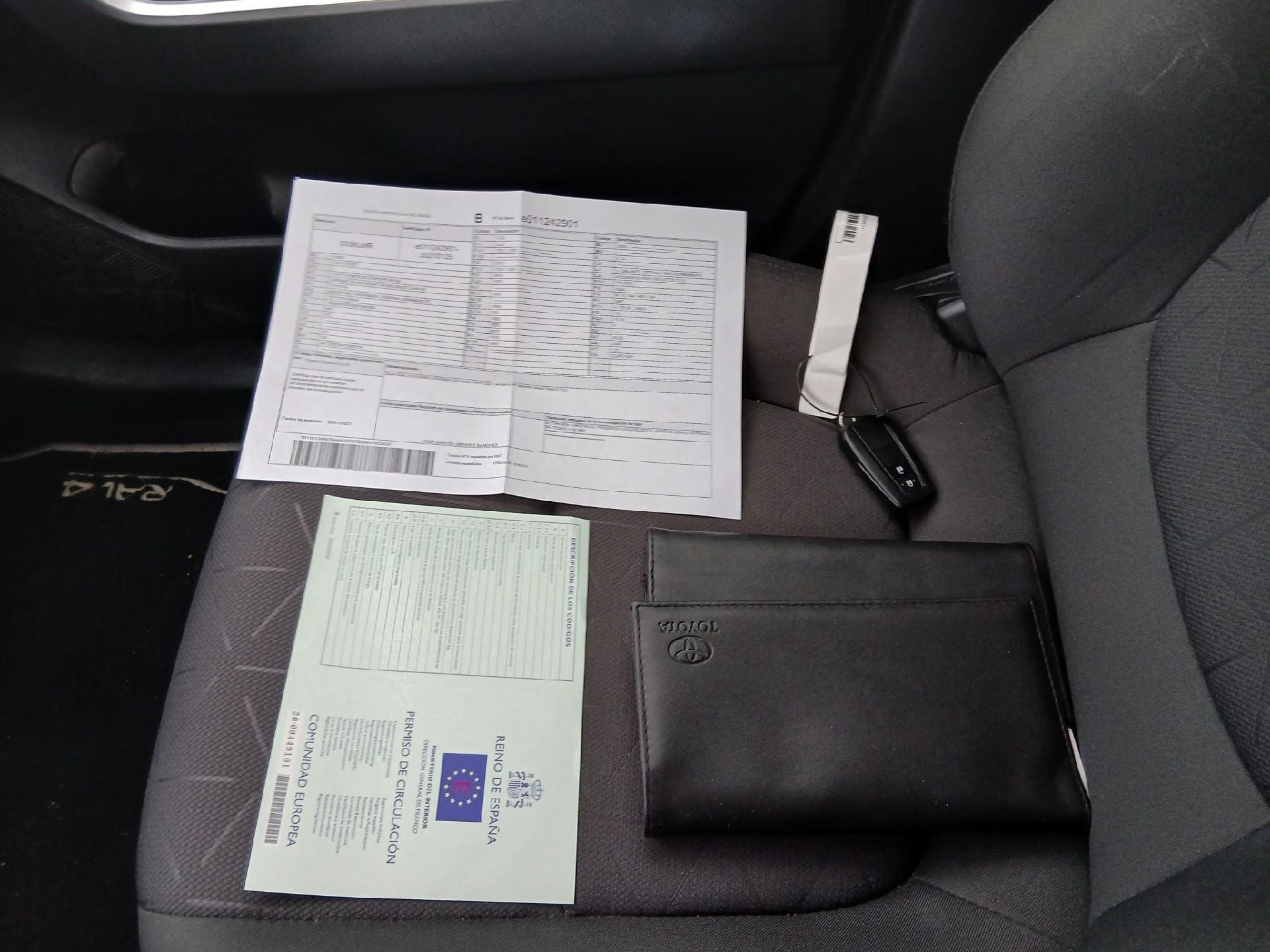 TOYOTA Rav4 / 2018 / 5P / todoterreno 2.5l 220H Advance 4WD photo