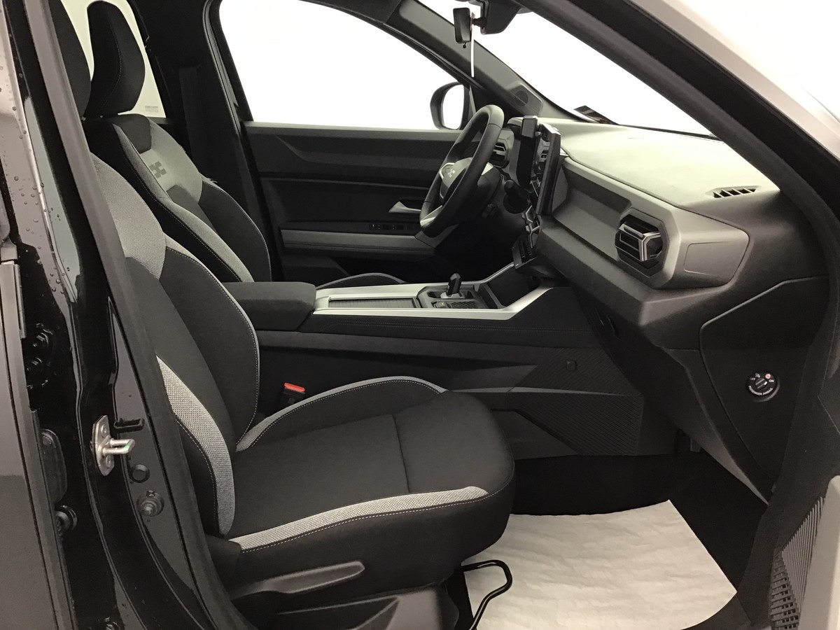 Dacia Bigster Journey 1.8 Hybrid Electric/Gasoline 158hp photo