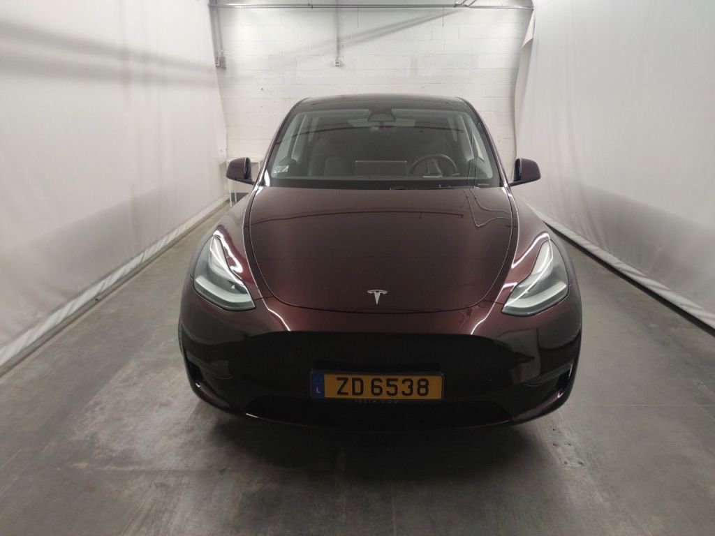 Tesla Model Y Long-Range Dual Motor AWD 5d photo
