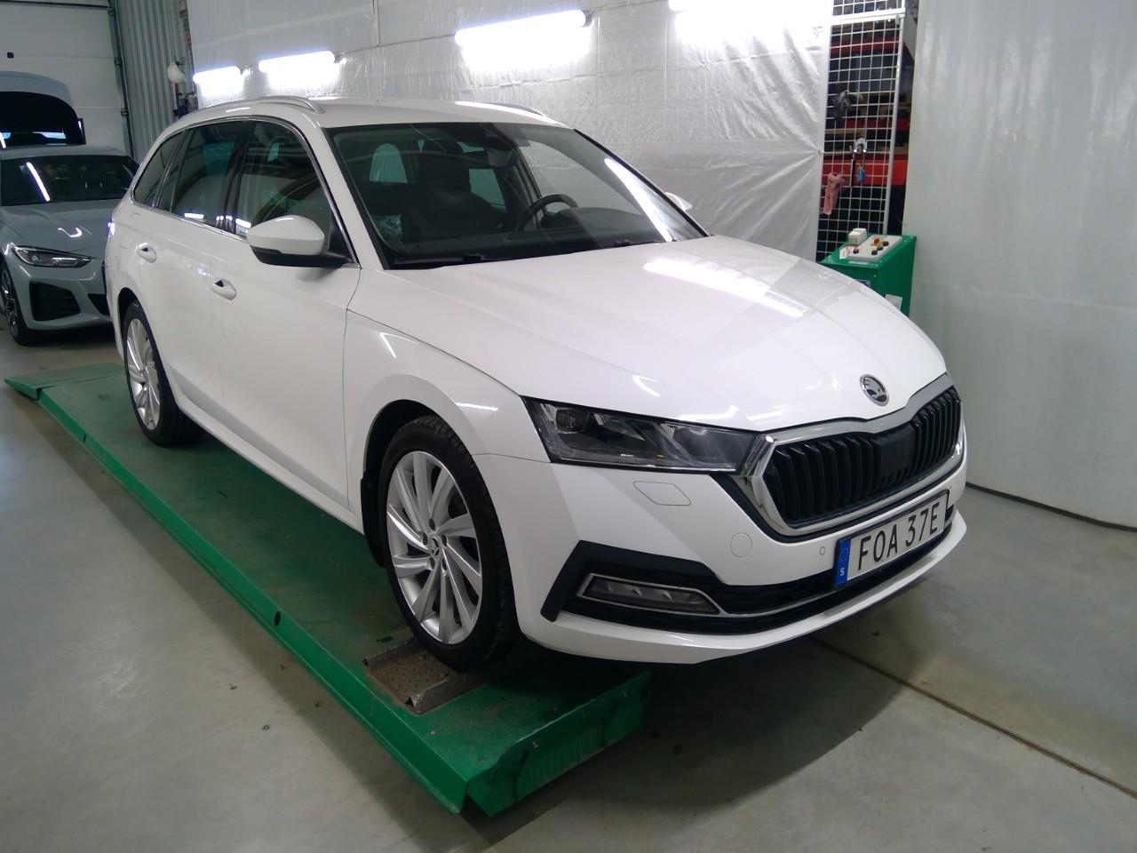 Oct.Combi TSI PHEV 204 Sty.Aut