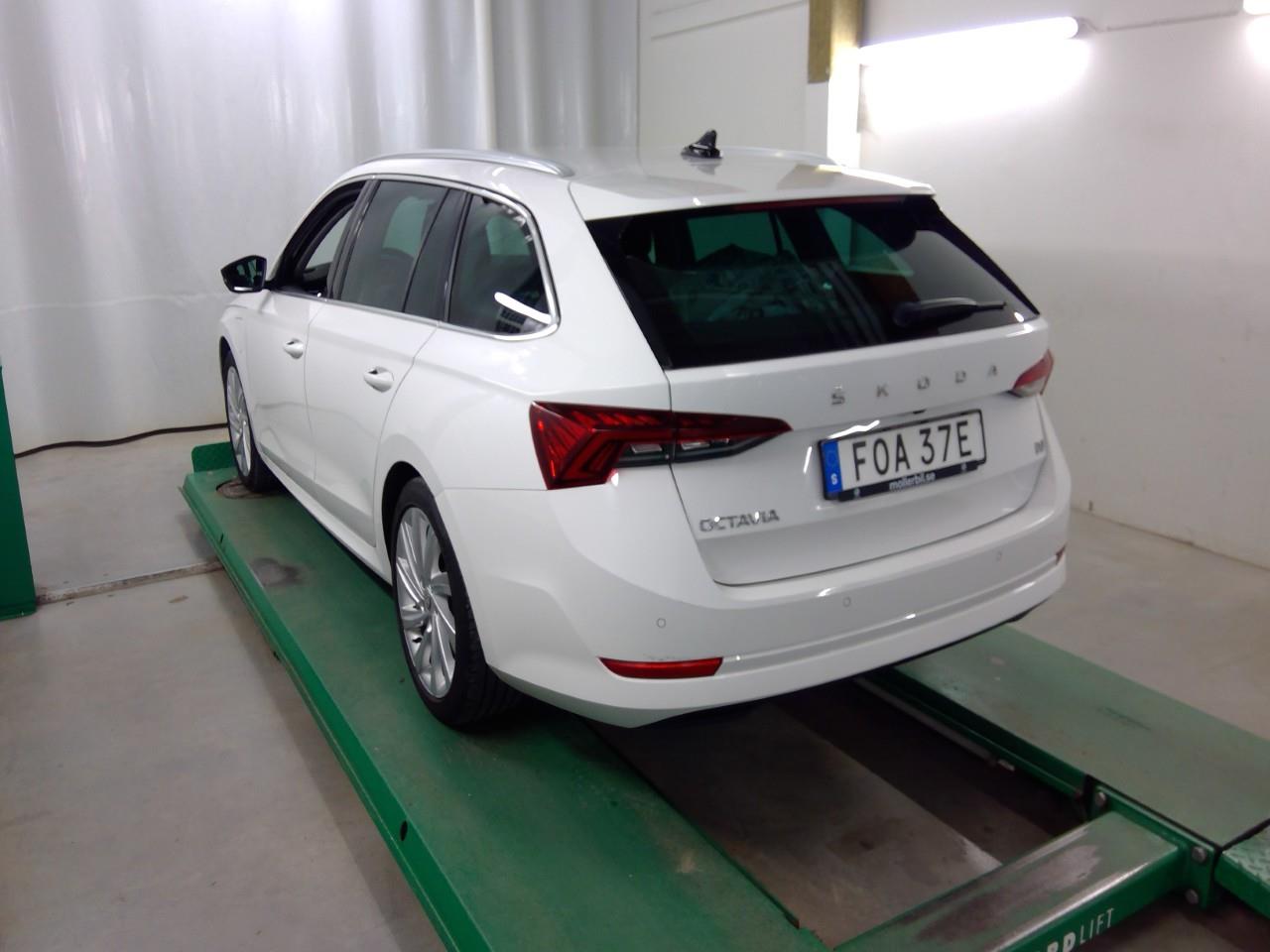 Oct.Combi TSI PHEV 204 Sty.Aut photo