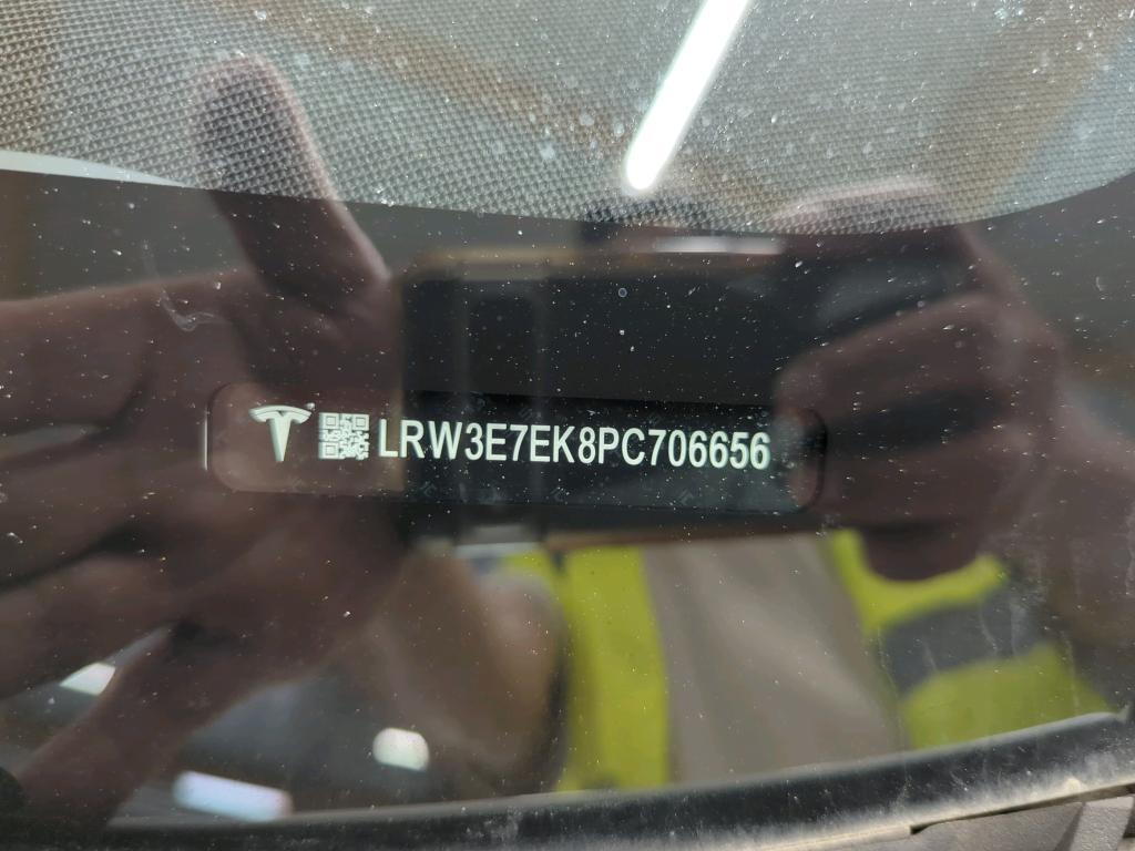 TESLA Model 3 Langstreckenbatt. Allradantrieb Dual Motor 4d 366kW photo