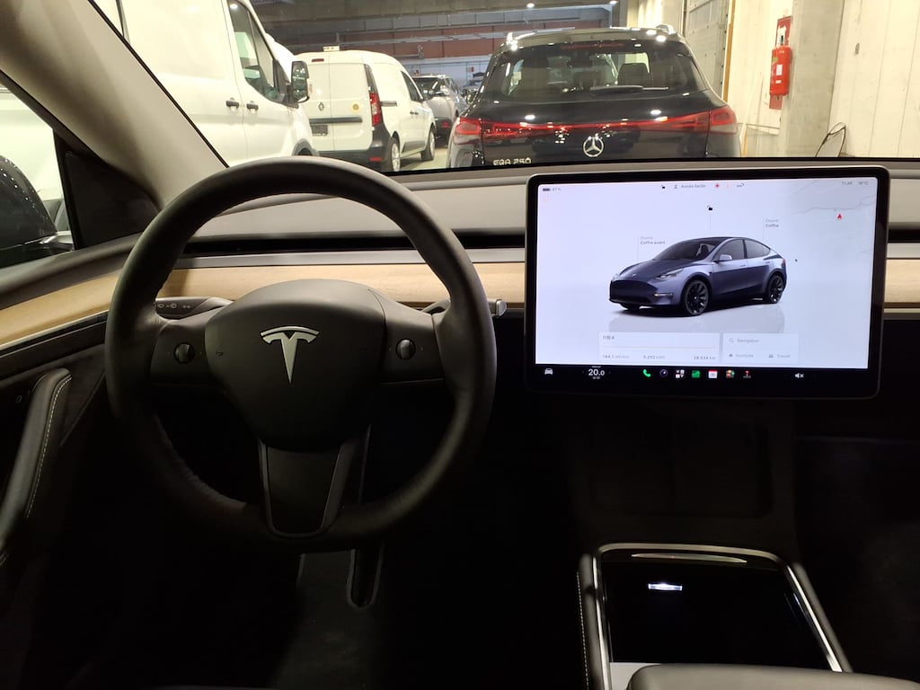 TESLA MODEL Y BEV 75KWH LONG RANGE AUTO 4WD photo
