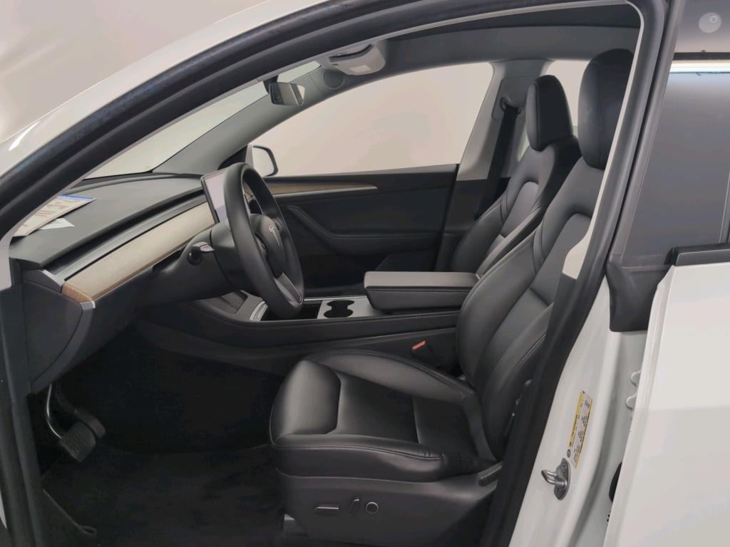 TESLA MODEL Y BEV LONG RANGE AUTO 4WD photo