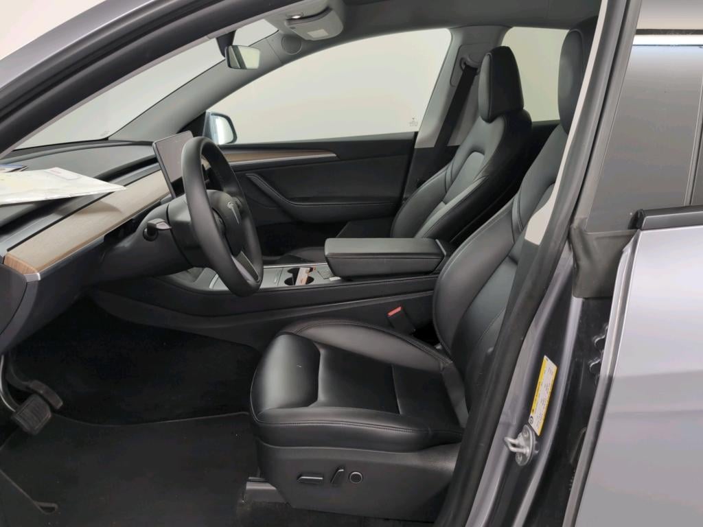 TESLA MODEL Y BEV LONG RANGE AUTO 4WD photo