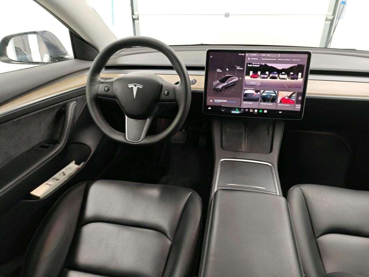 Tesla Model 3 Long Range AWD 75kWh photo
