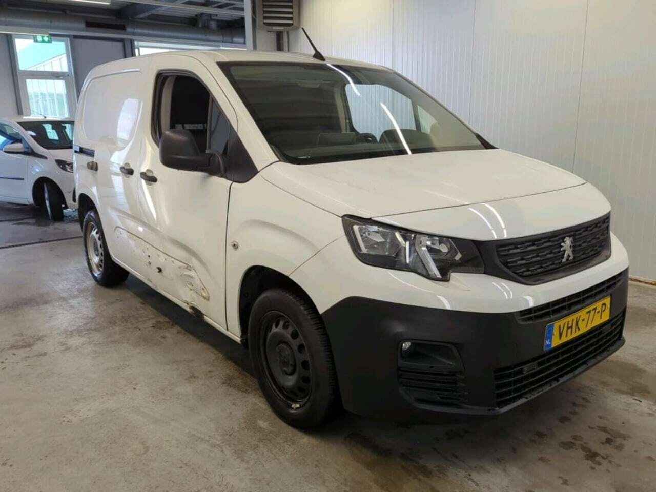 PEUGEOT Partner 1.5 BlueHDI Premium photo