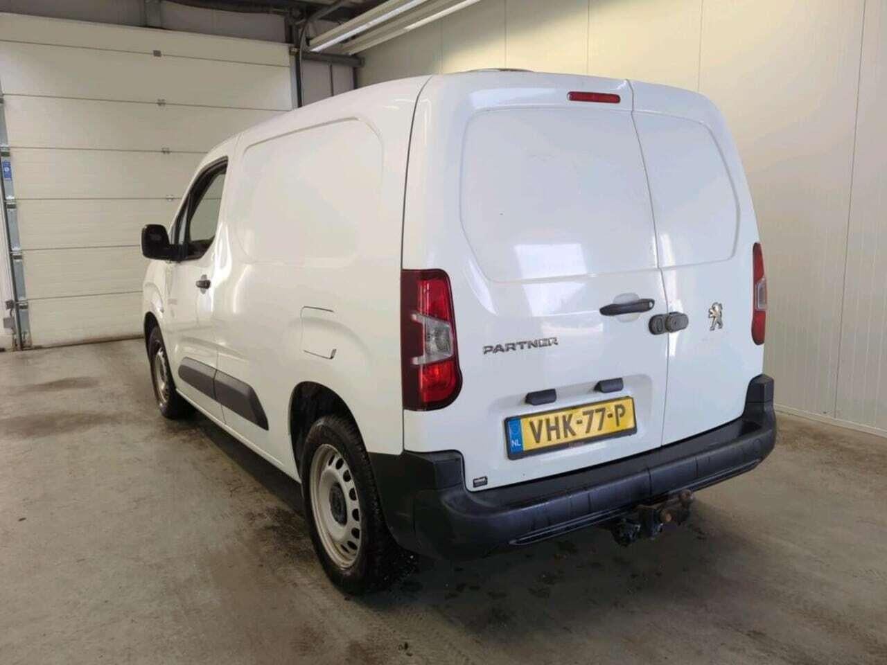 PEUGEOT Partner 1.5 BlueHDI Premium photo