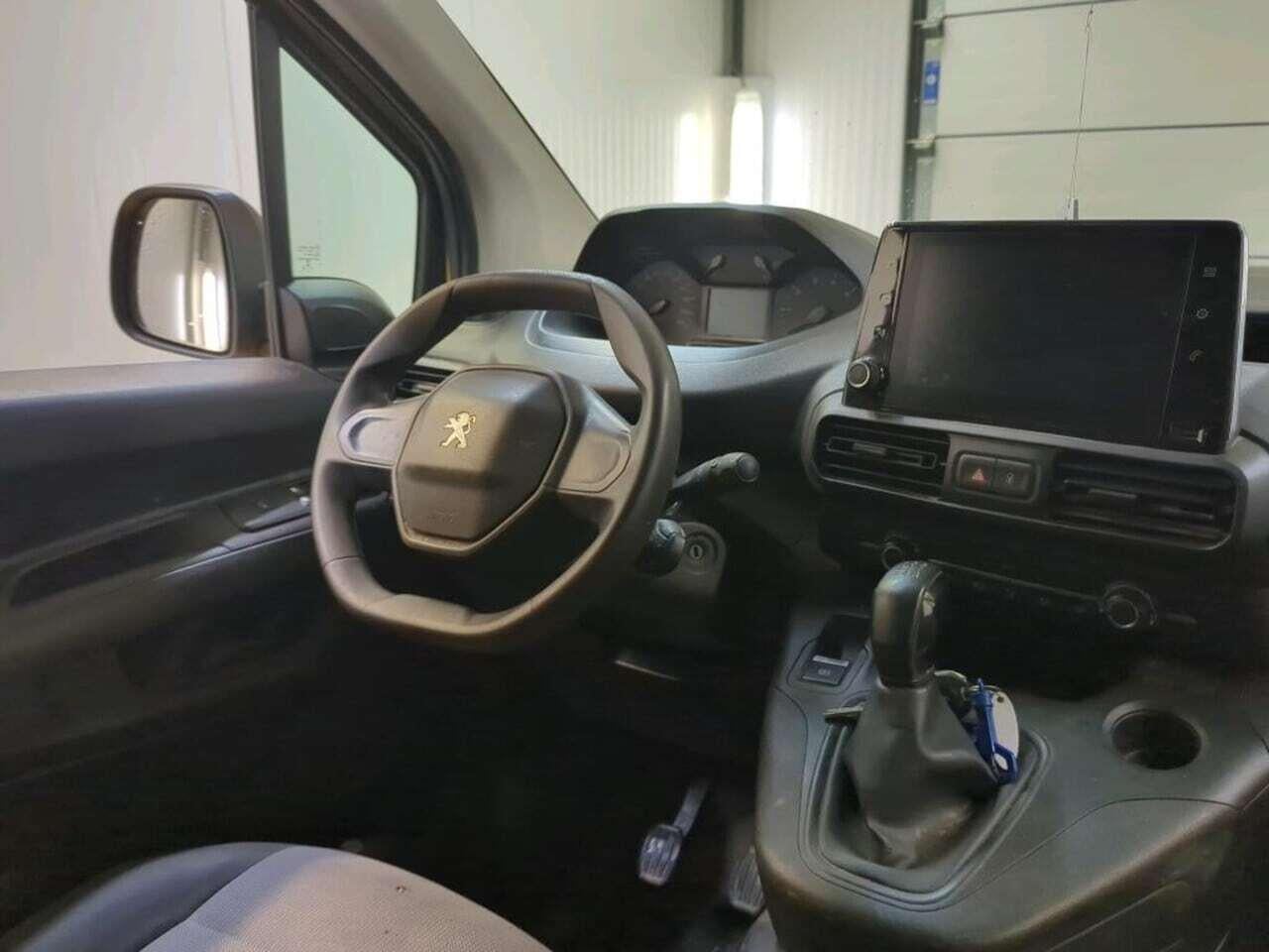 PEUGEOT Partner 1.5 BlueHDI Premium photo