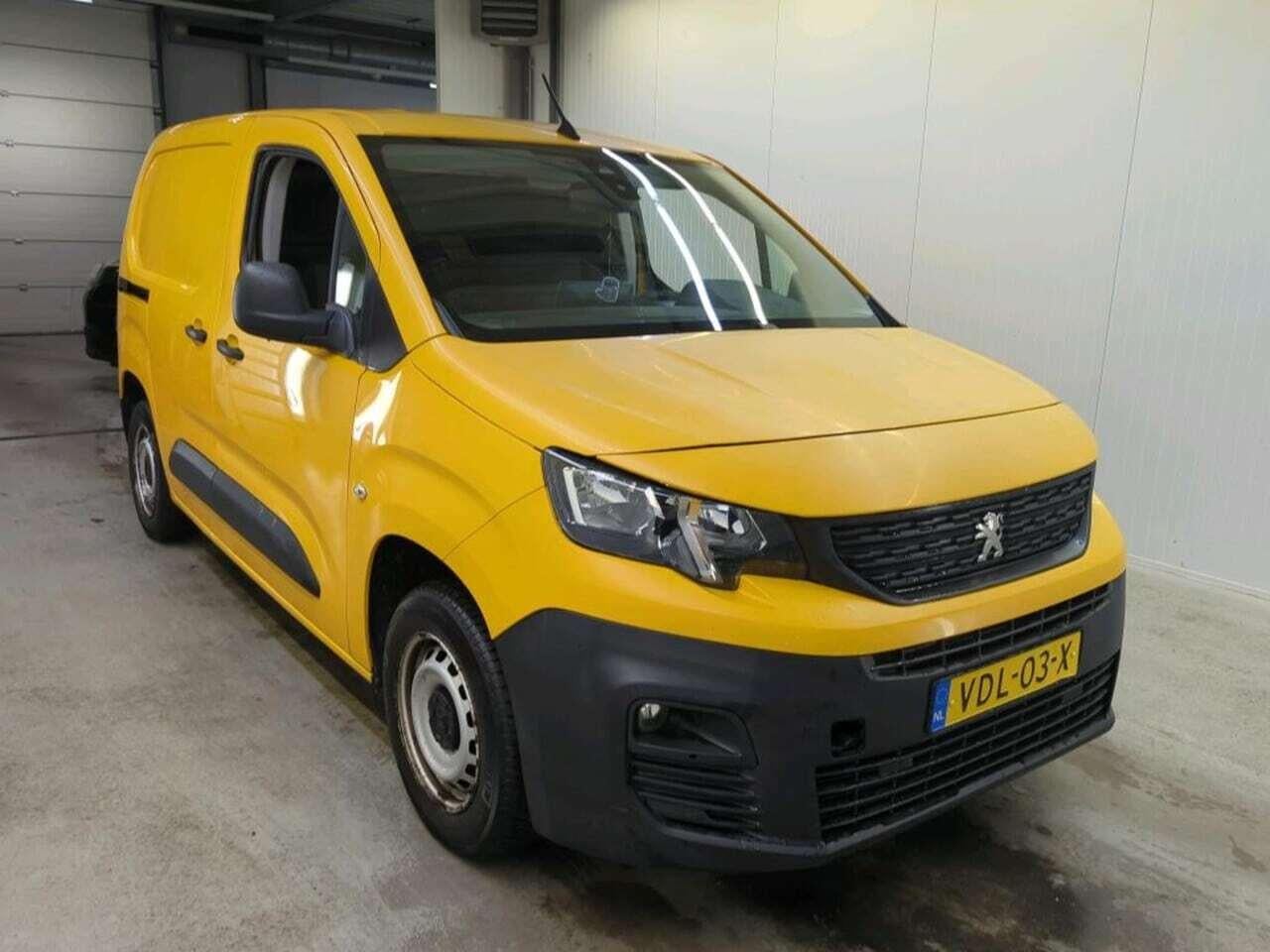 PEUGEOT Partner 1.5 BlueHDI Premium photo