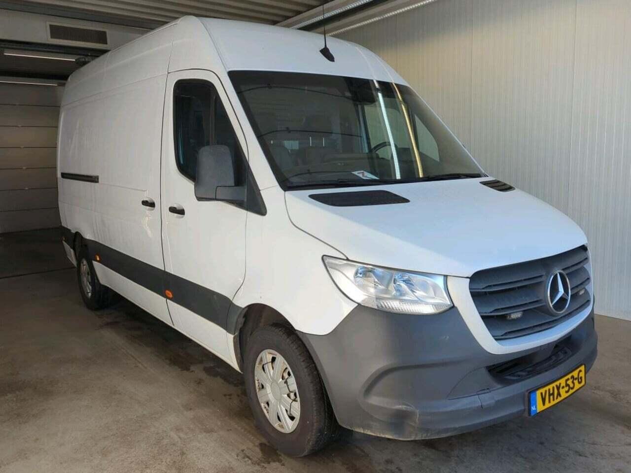MERCEDES-BENZ Sprinter 317 1.9 CDI L2H2 DC photo