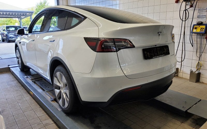 Tesla Model Y (01.2021->) DE - SUV5 Dual, Maximale Reichweite Dual AWD, 2021 - 2025 photo