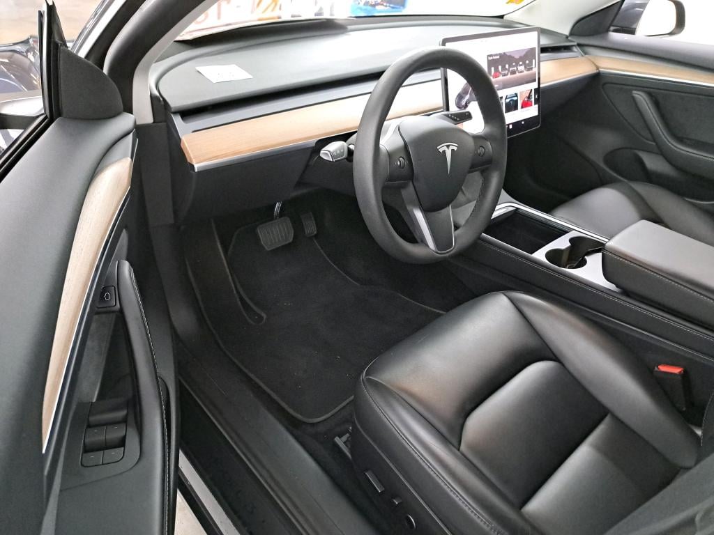 TESLA MODEL 3 BEV STANDARD RWD PLUS AUTO photo