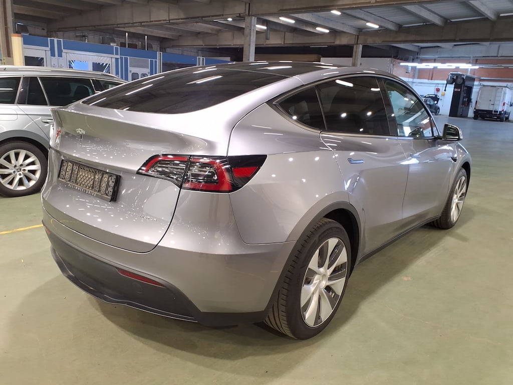 TESLA MODEL Y BEV LONG RANGE AUTO 4WD photo