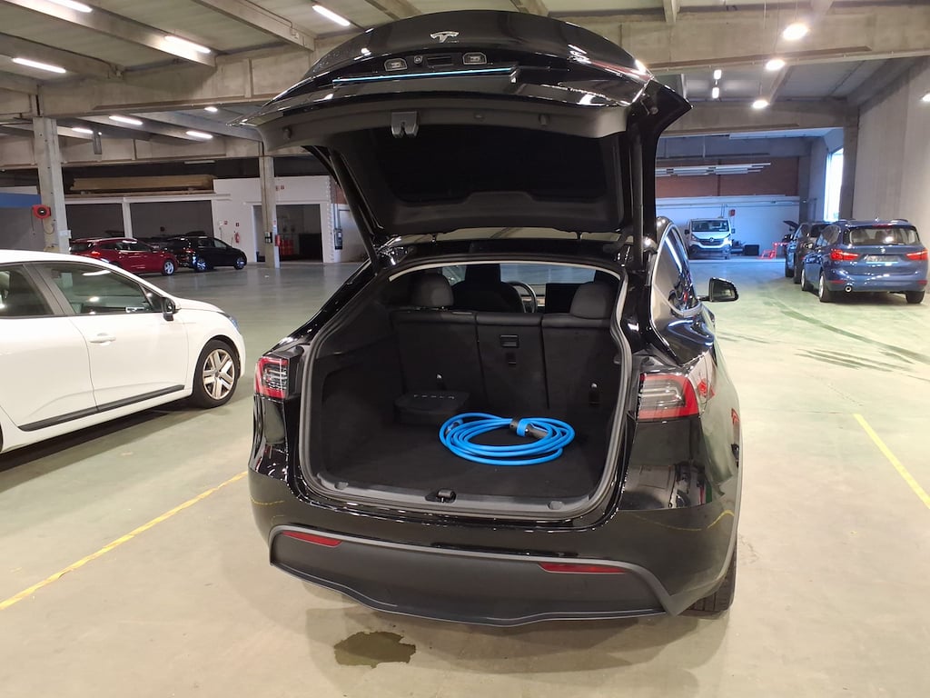 TESLA MODEL Y BEV LONG RANGE AUTO 4WD photo