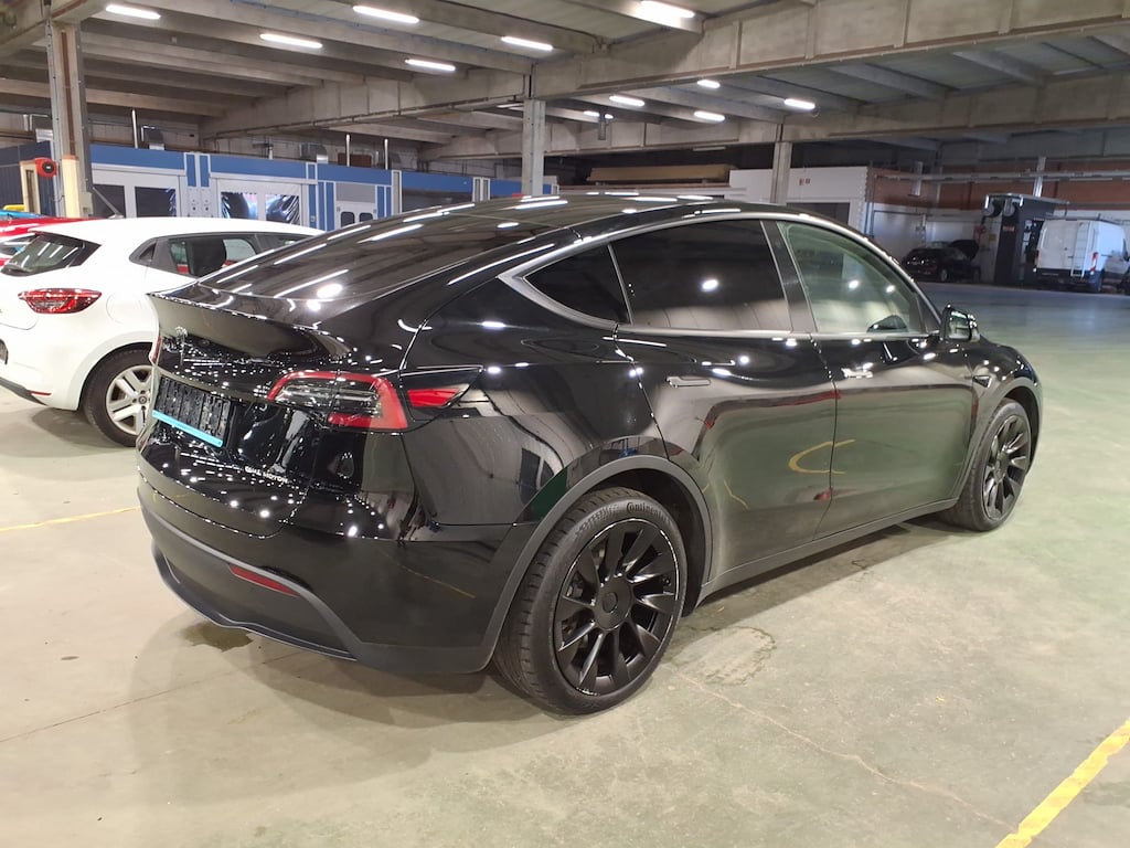 TESLA MODEL Y BEV LONG RANGE AUTO 4WD photo